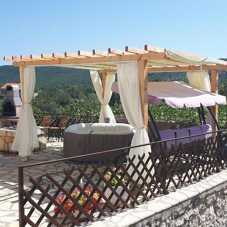 Luminaria Solis Vacation Home Рогозниця Екстер'єр фото