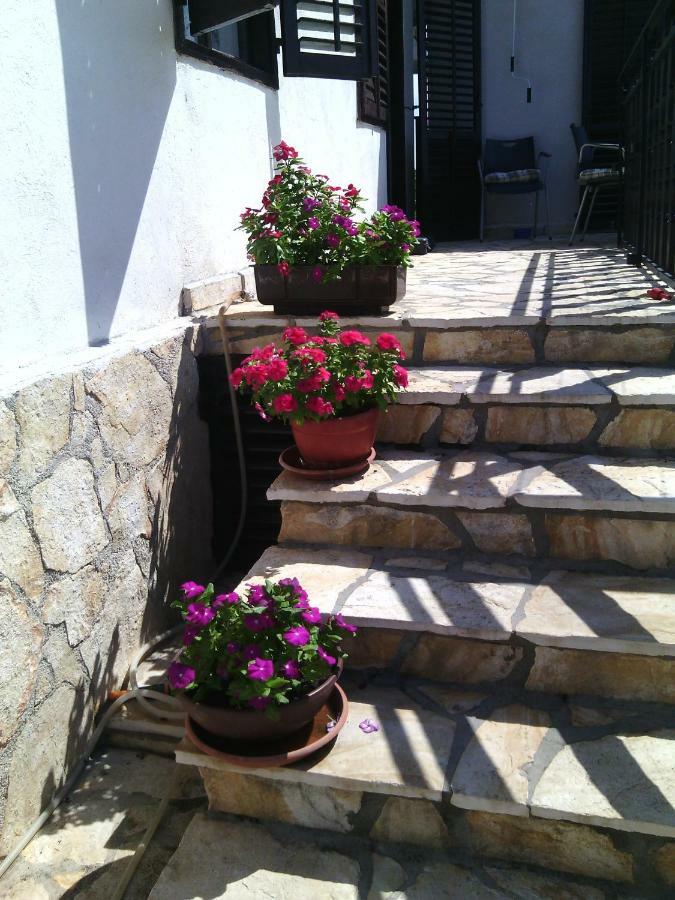 Luminaria Solis Vacation Home Рогозниця Екстер'єр фото
