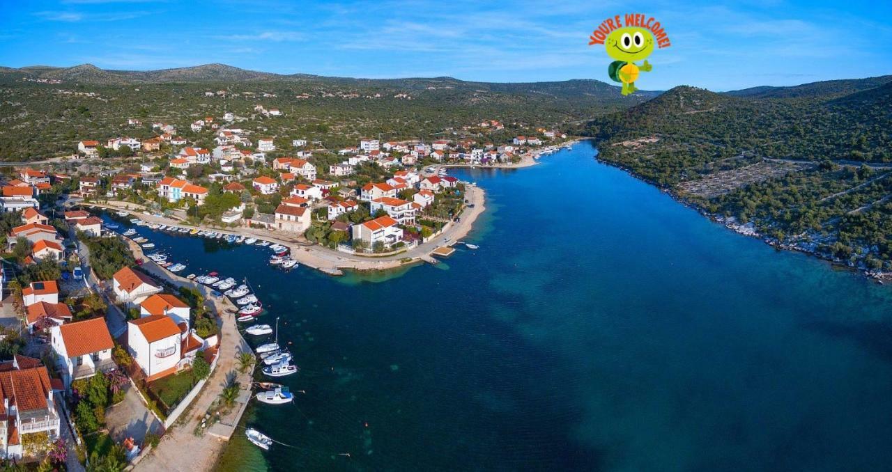 Luminaria Solis Vacation Home Рогозниця Екстер'єр фото