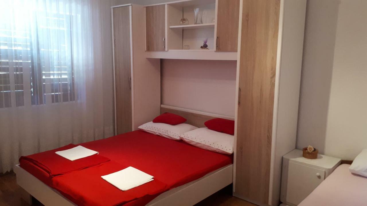 Luminaria Solis Vacation Home Рогозниця Екстер'єр фото