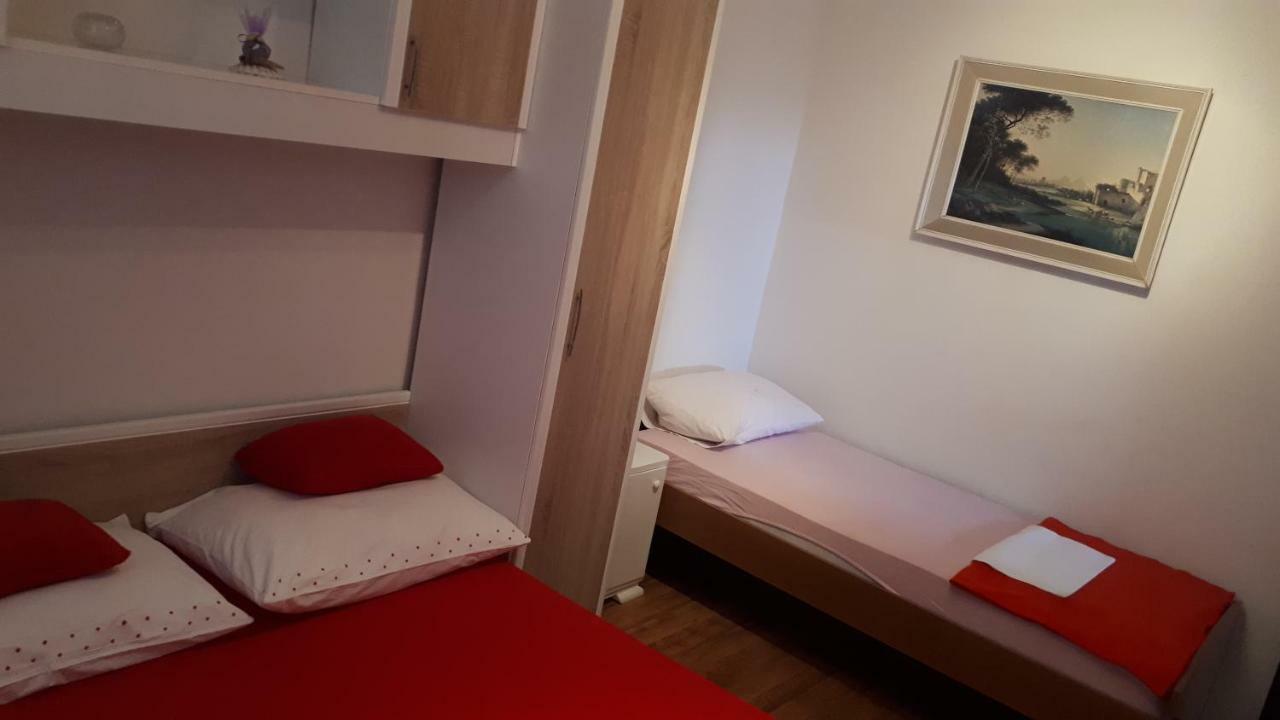 Luminaria Solis Vacation Home Рогозниця Екстер'єр фото